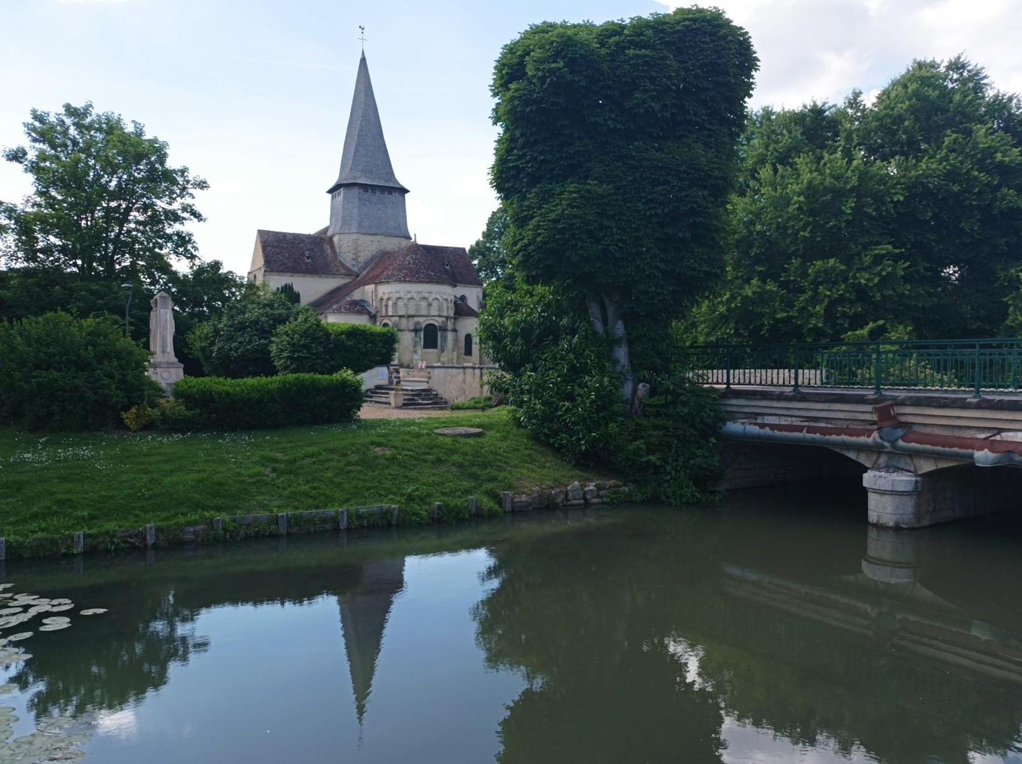 La Maison Au Bord De L'Eau Gracay Bagian luar foto