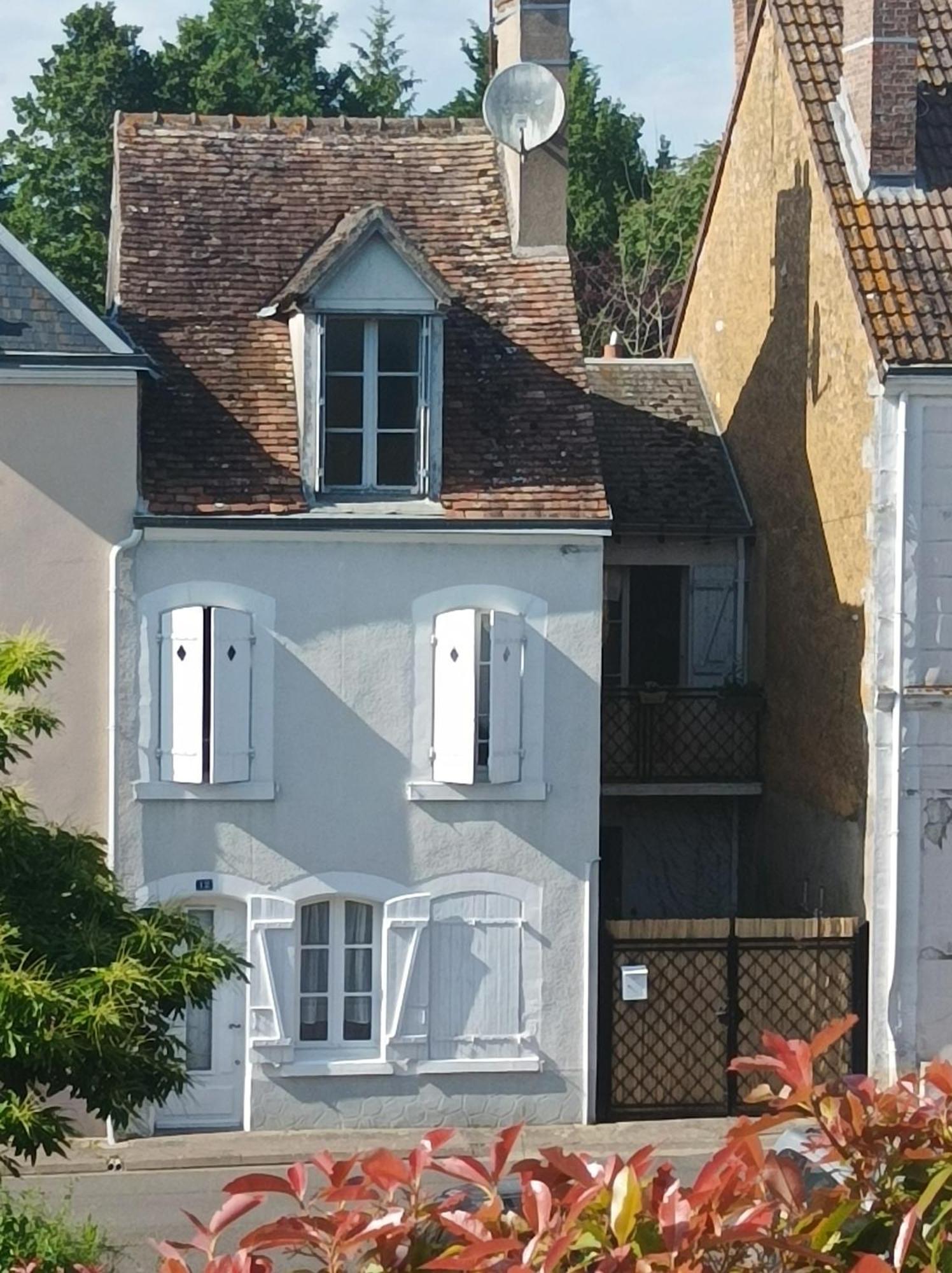 La Maison Au Bord De L'Eau Gracay Bagian luar foto